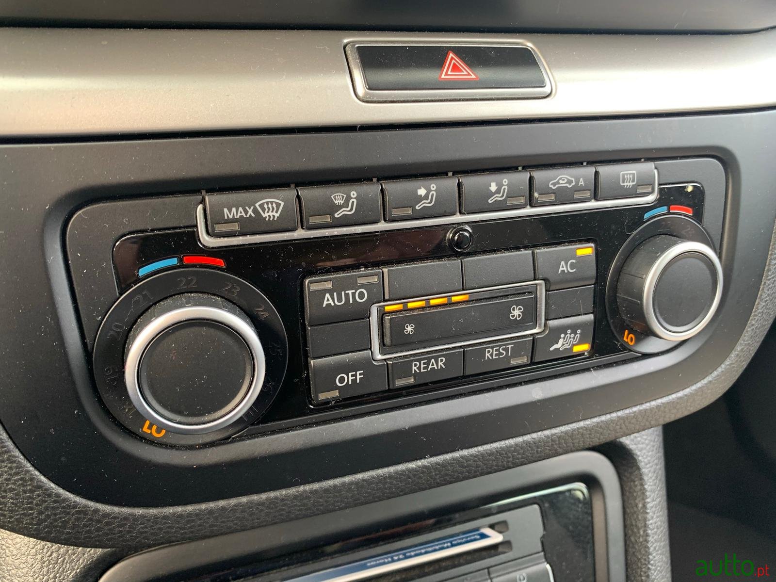 2011' Volkswagen Sharan photo #5