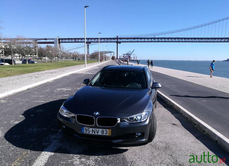 2013' BMW 318 D Touring photo #2