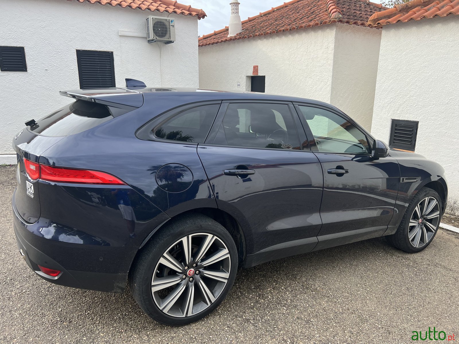 2018' Jaguar F-Pace Prestige photo #5