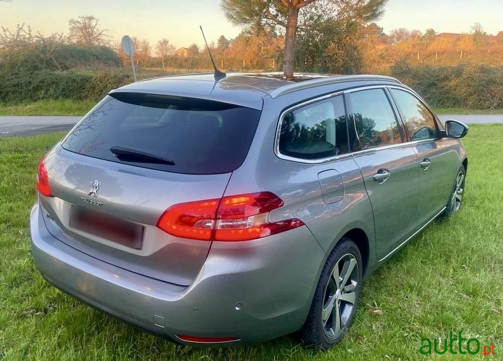 2018' Peugeot 308 Sw photo #2