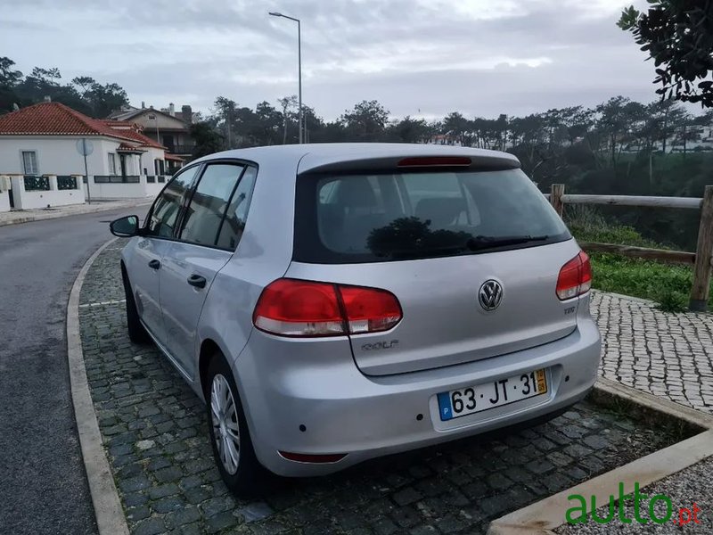 2010' Volkswagen Golf photo #3