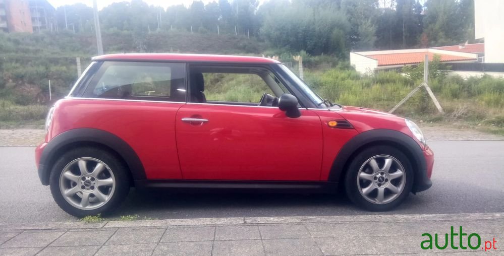 2011' MINI One D photo #5