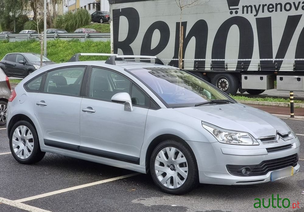 2007' Citroen C4 photo #3