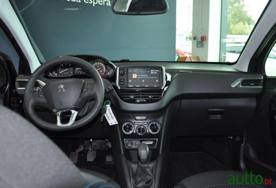 2017' Peugeot 208 photo #1