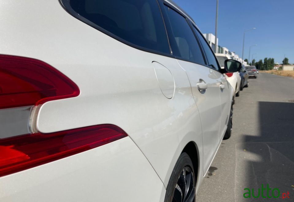 2015' Peugeot 308 Sw photo #4