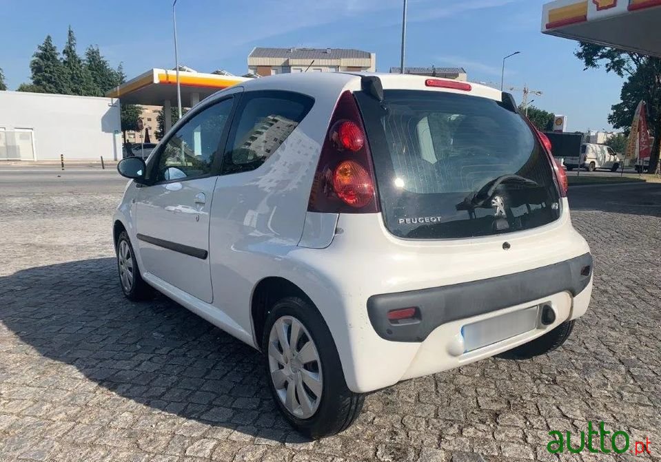 2013' Peugeot 107 photo #5
