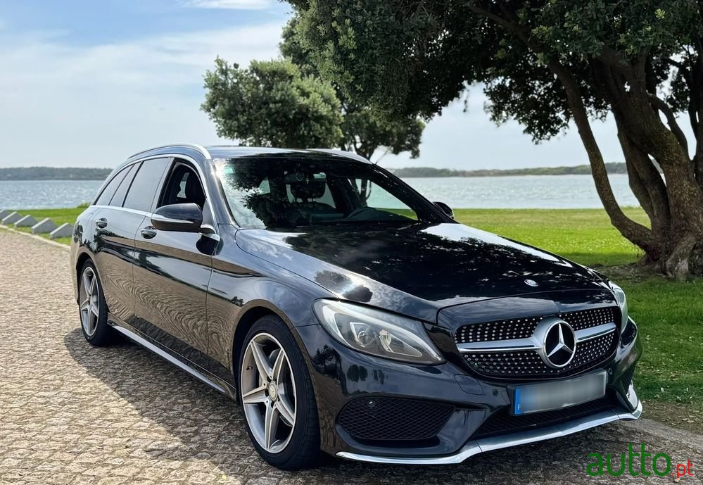 2015' Mercedes-Benz Classe C photo #4