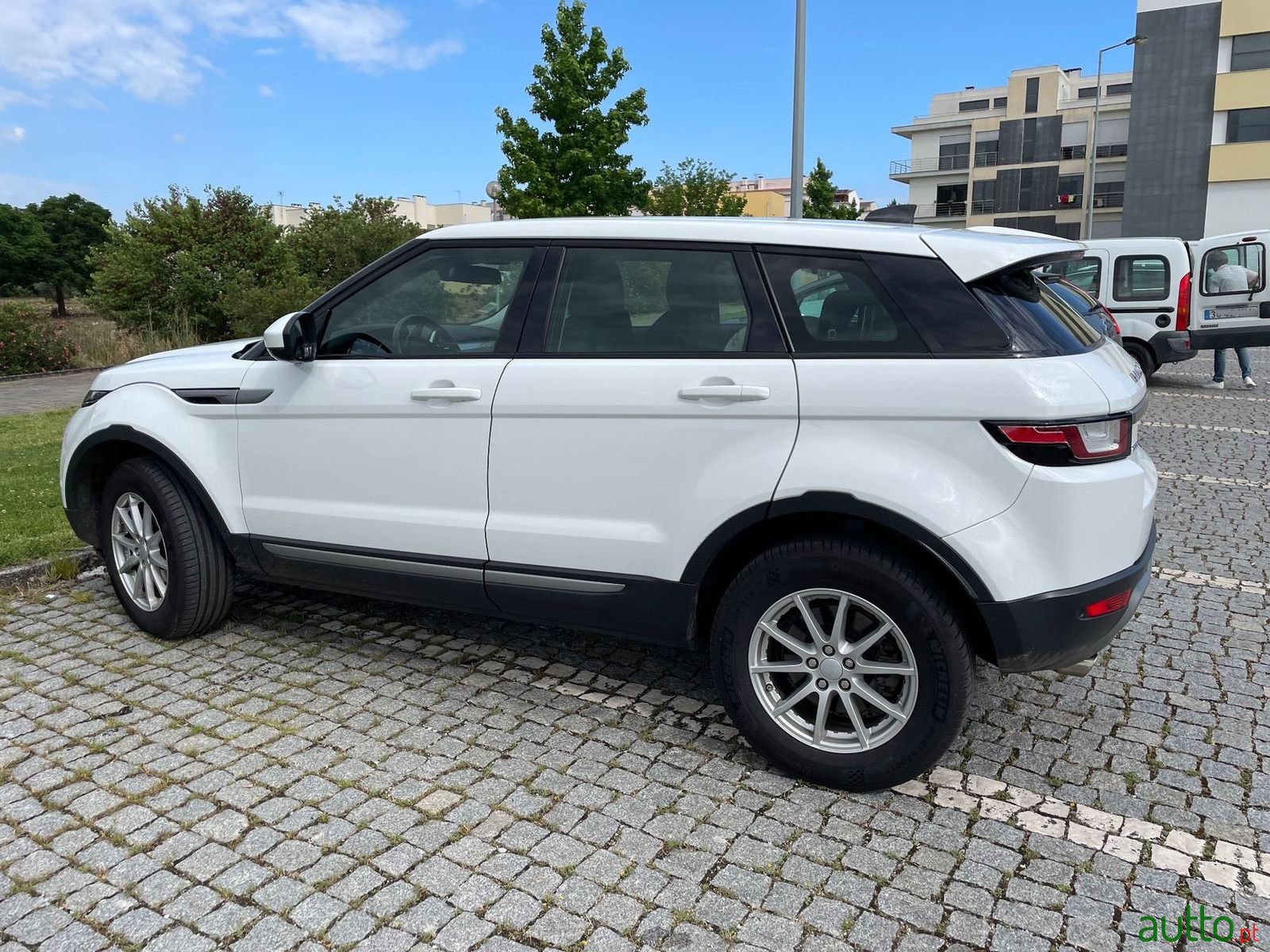 2018' Land Rover Evoque photo #2