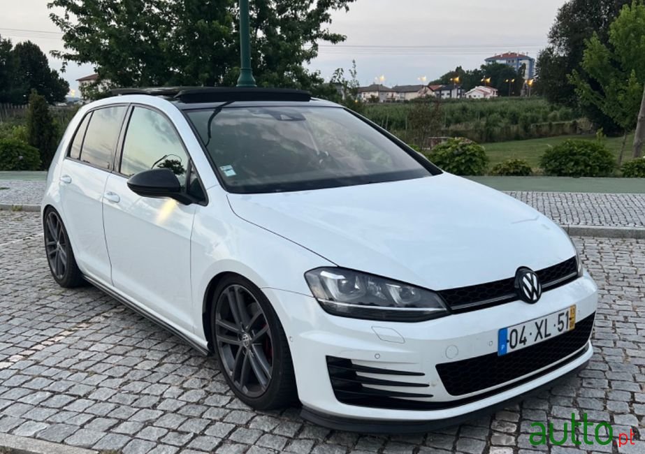 2013' Volkswagen Golf photo #4