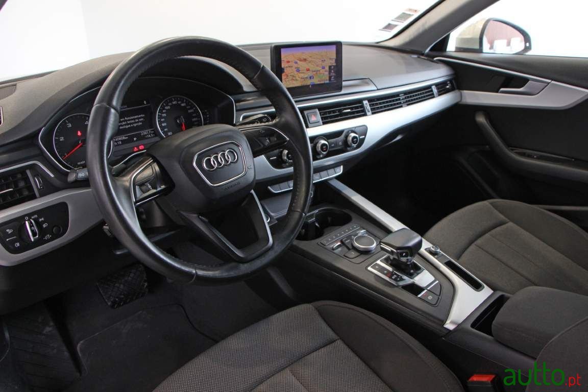 2017' Audi A4 Avant photo #2