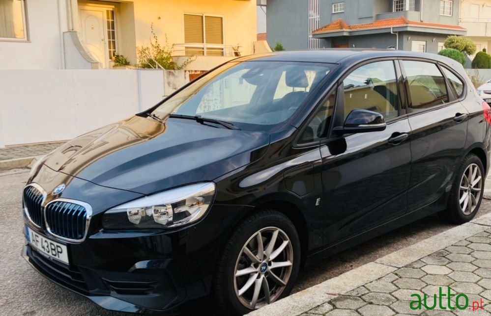 2018' BMW 225Xe-Active-Tourer photo #1