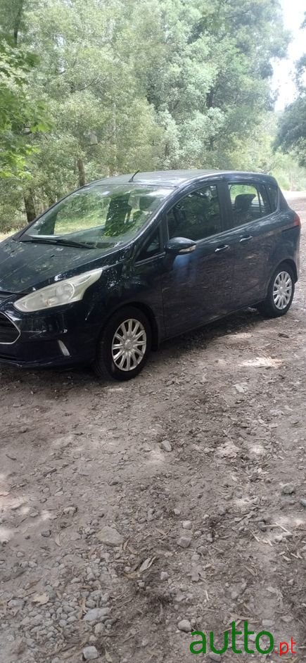 2014' Ford B-MAX photo #2