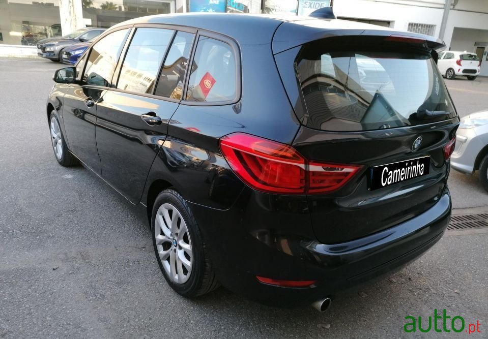 2017' BMW 216 Active Tourer photo #4