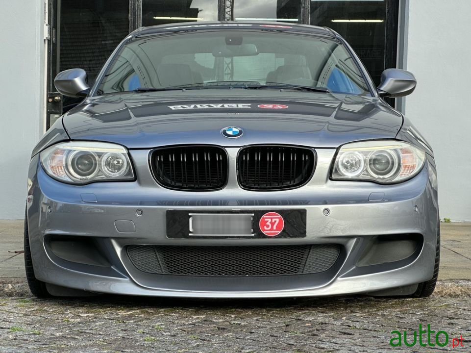 2011' BMW 118 photo #2