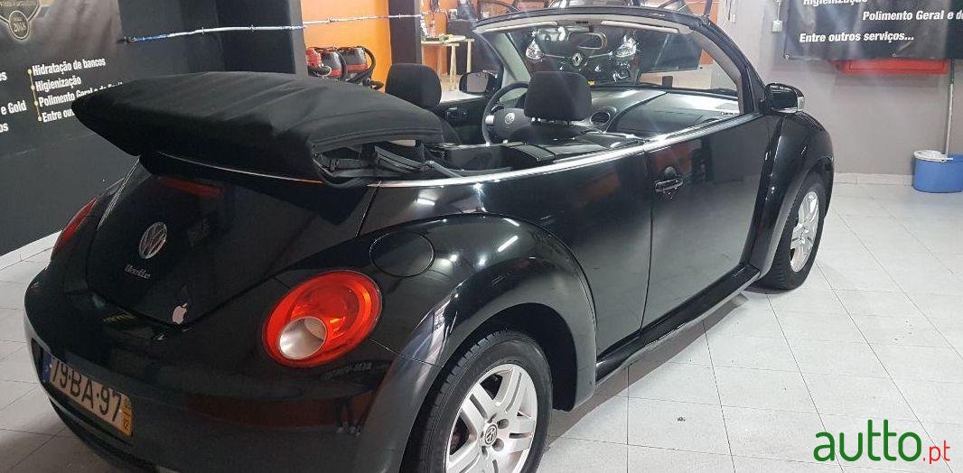 2005' Volkswagen New Beetle 1.4 Top 2ª Geração photo #2