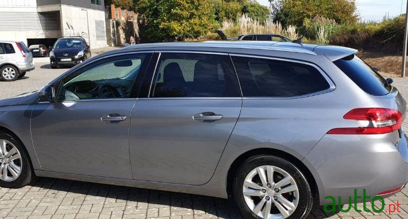 2015' Peugeot 308 Sw photo #2