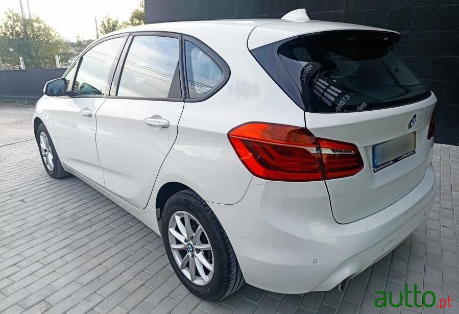 2018' BMW 216 Active Tourer photo #4