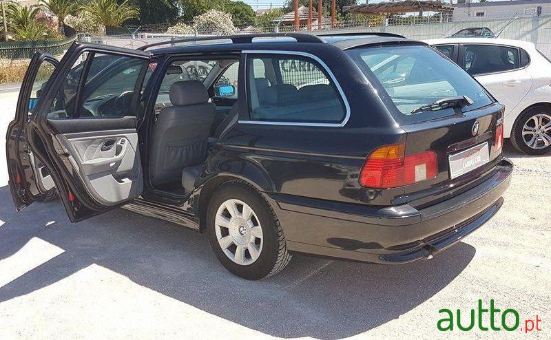 2001' BMW 520 D Touring photo #3