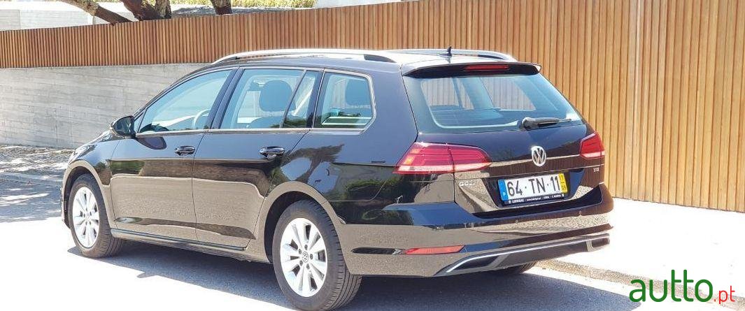 2017' Volkswagen Golf Variant photo #2