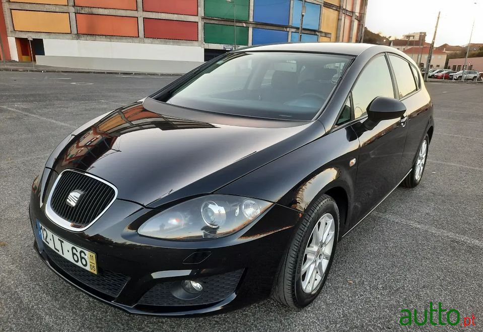 2011' SEAT Leon photo #1