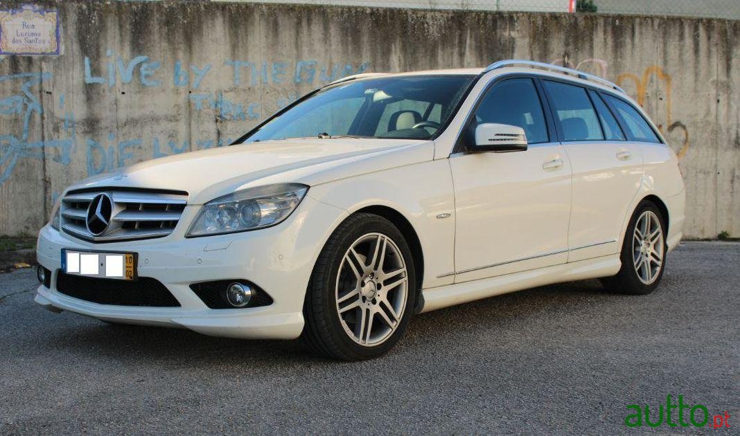 2010' Mercedes-Benz C-250 photo #2