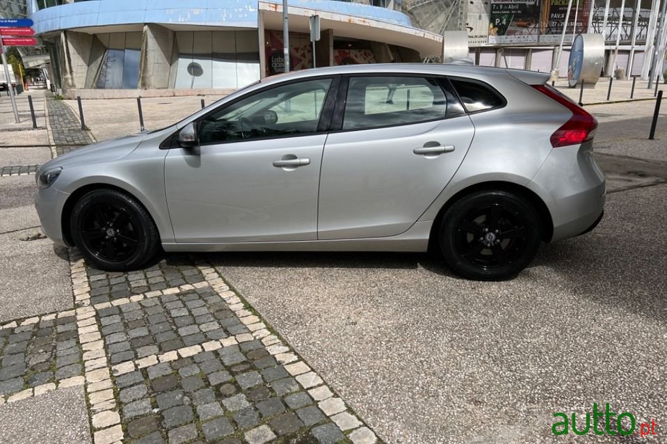 2013' Volvo V40 photo #5