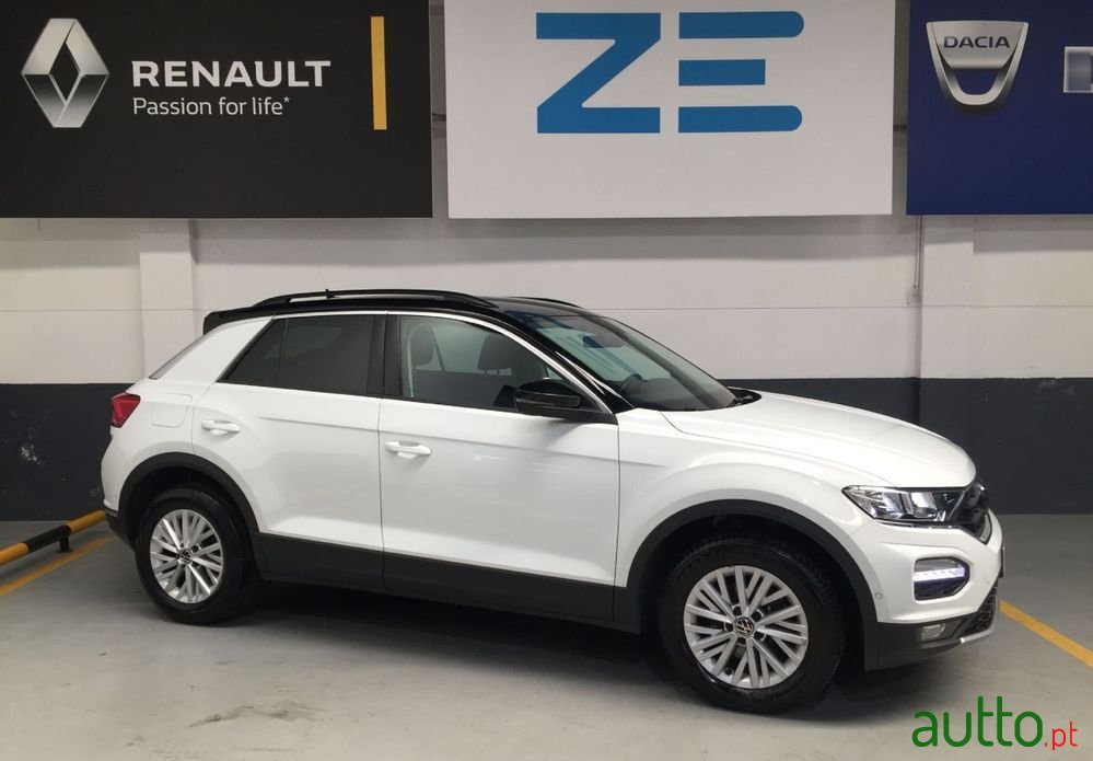 2022' Volkswagen T-Roc 1.0 Tsi Style photo #1