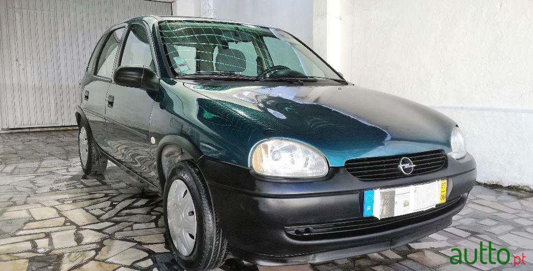1997' Opel Corsa 1.0 Gasolina photo #2