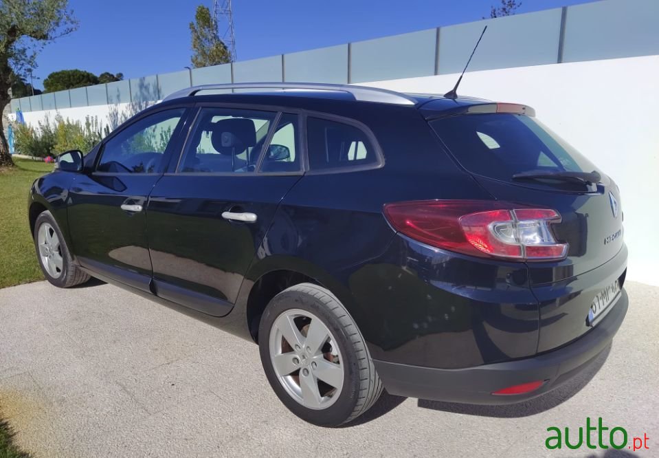 2012' Renault Megane photo #5