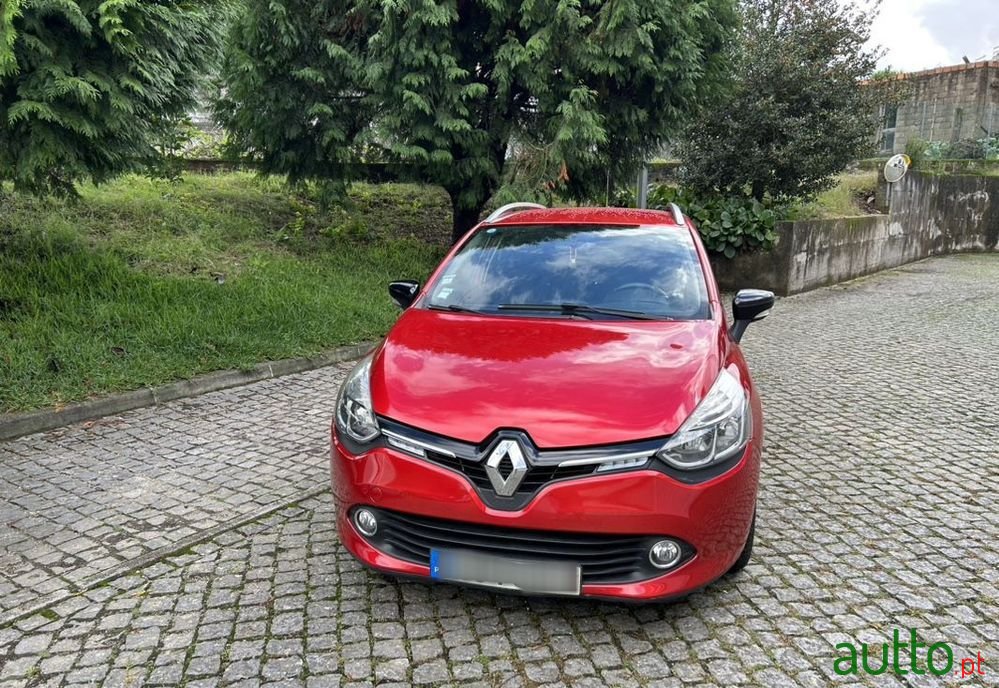 2015' Renault Clio Sport Tourer photo #1