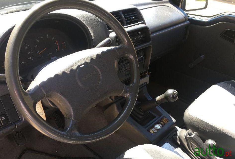 1995' Suzuki Vitara photo #1