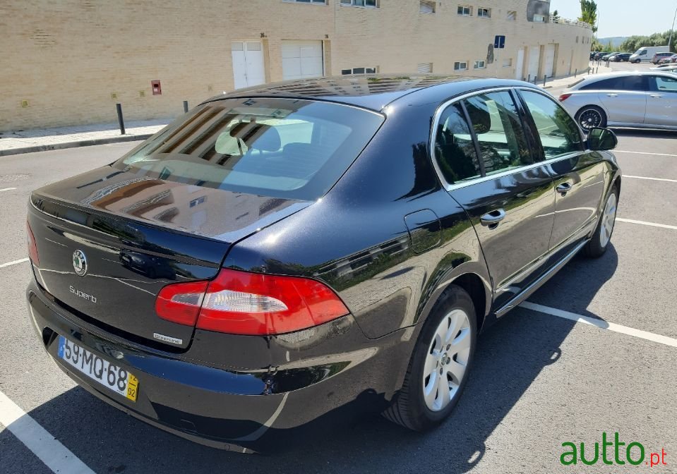 2012' Skoda Superb photo #5