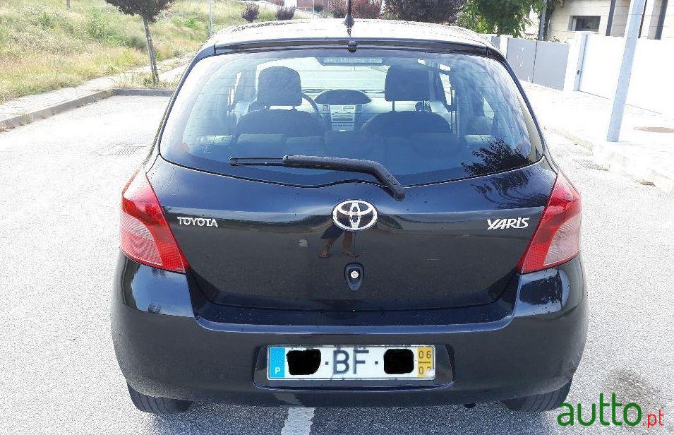 2006' Toyota Yaris photo #2