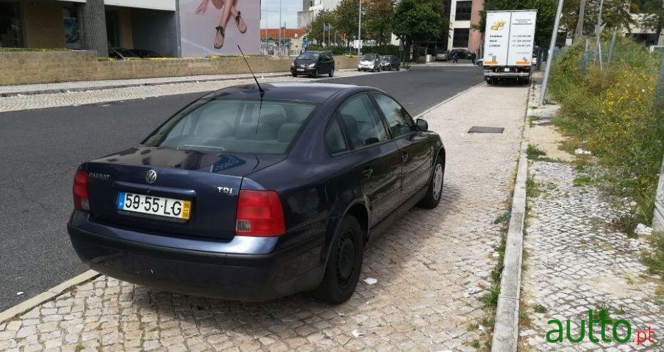 1998' Volkswagen Passat Confortline photo #3