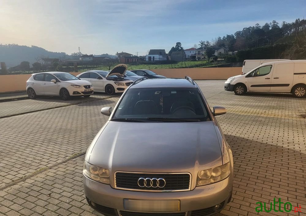 2002' Audi A4 Avant photo #3