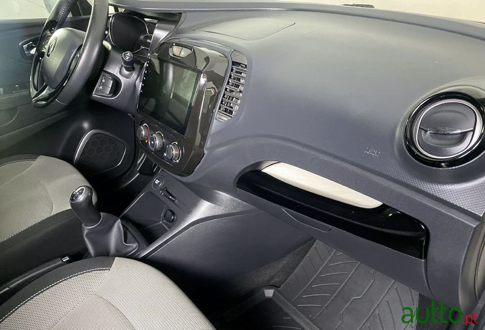 2014' Renault Captur photo #5