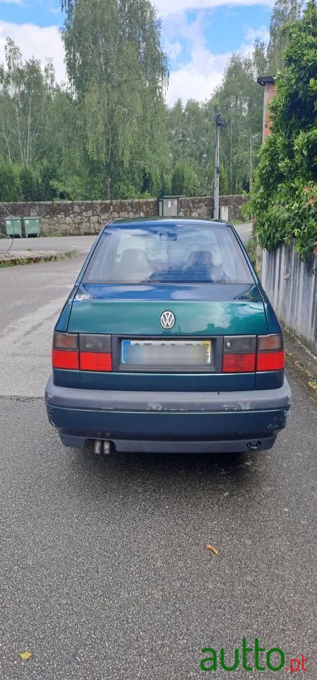 1997' Volkswagen Vento 1.9 Gt Tdi photo #2