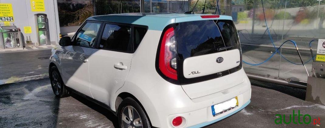 2018' Kia Soul photo #2