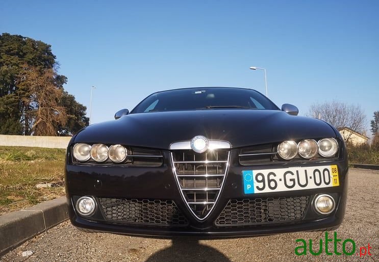 2008' Alfa Romeo 159 photo #3