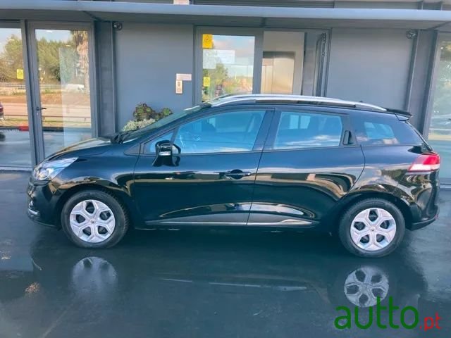 2018' Renault Clio Sport Tourer photo #4