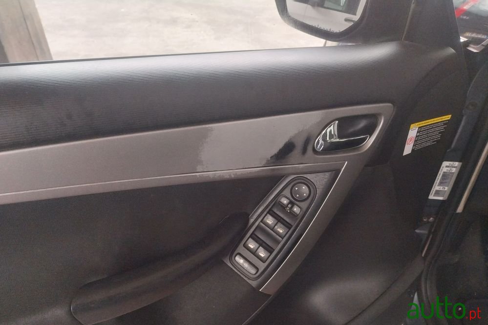 2011' Citroen C4 Grand Picasso photo #3