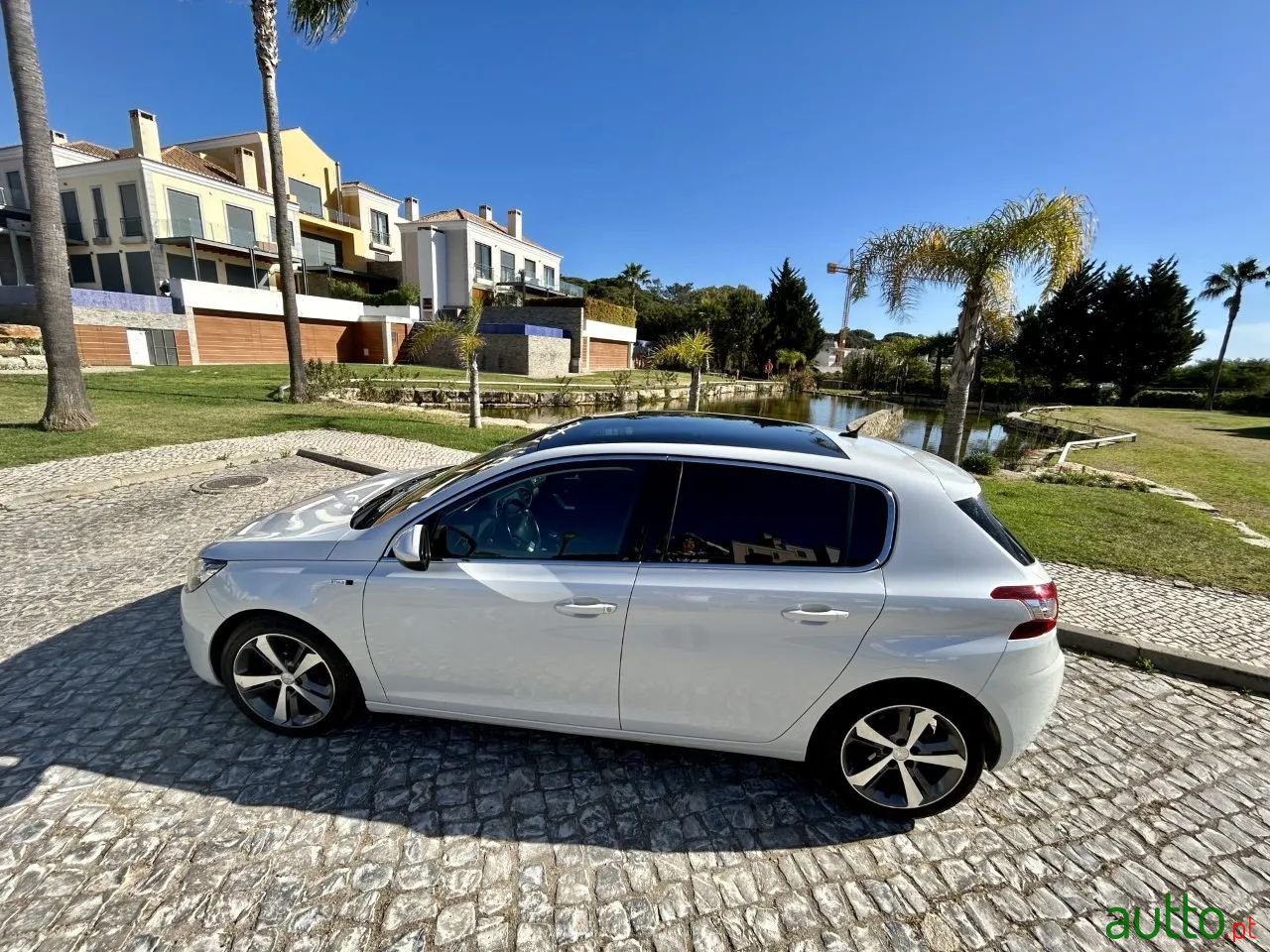 2015' Peugeot 308 photo #2