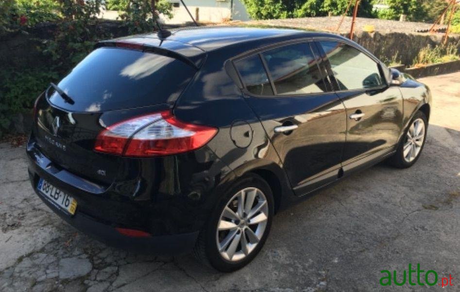 2010' Renault Megane photo #3