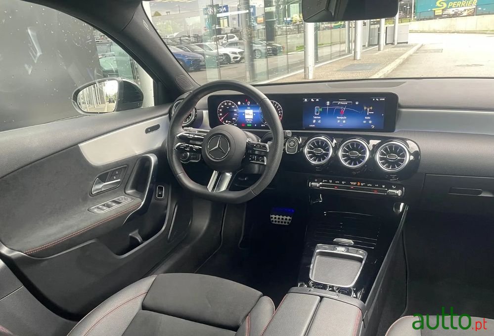2024' Mercedes-Benz Classe A E photo #1
