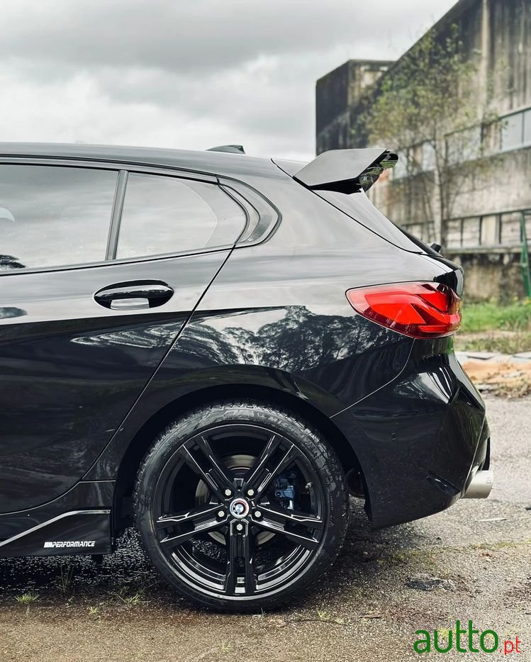 2019' BMW Série 1 D Pack M photo #3