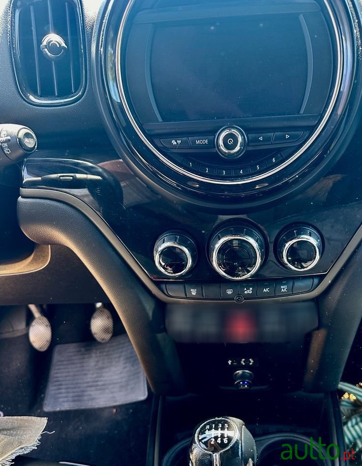 2018' MINI Countryman One D photo #5
