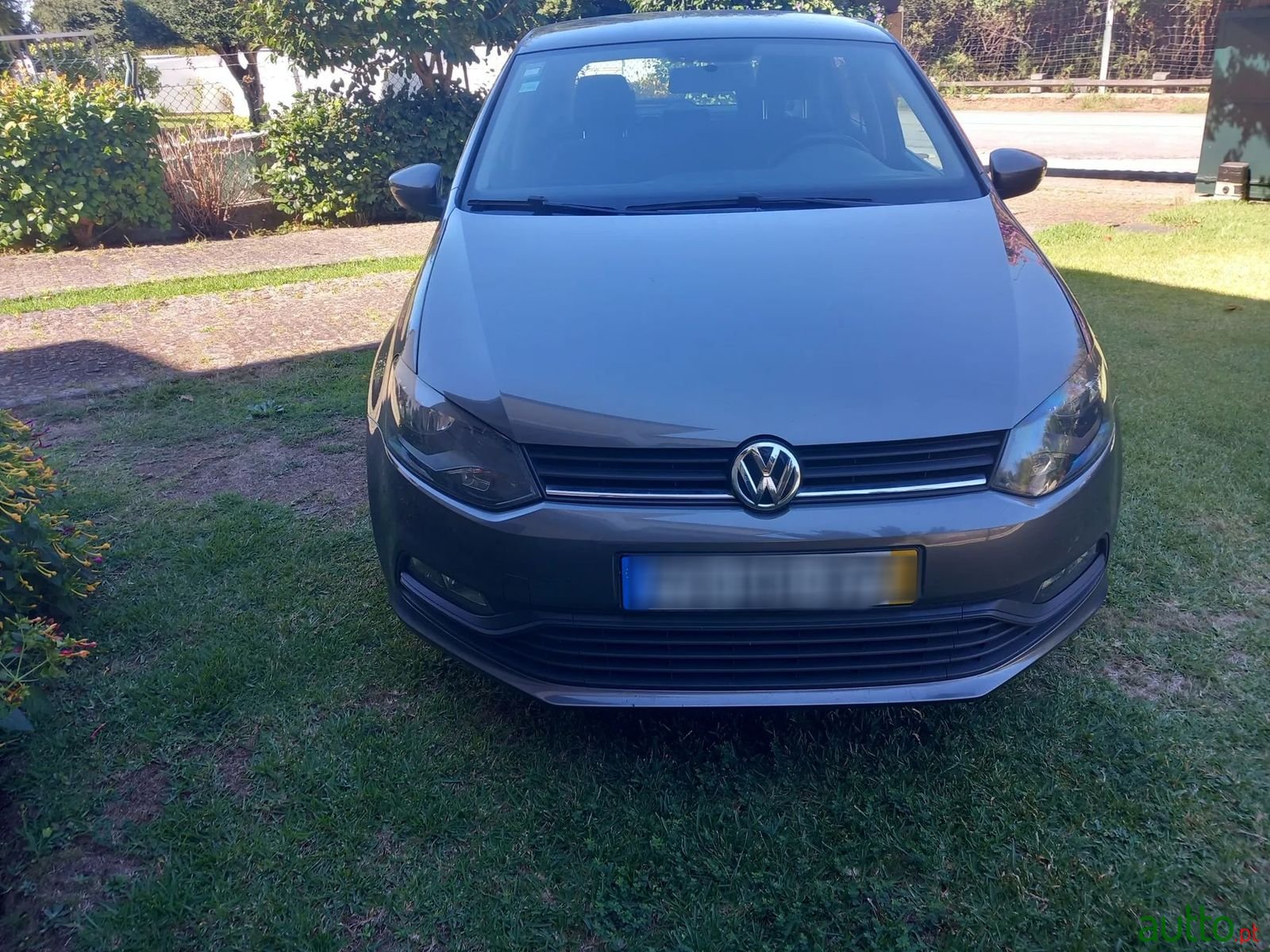 2015' Volkswagen Polo photo #3