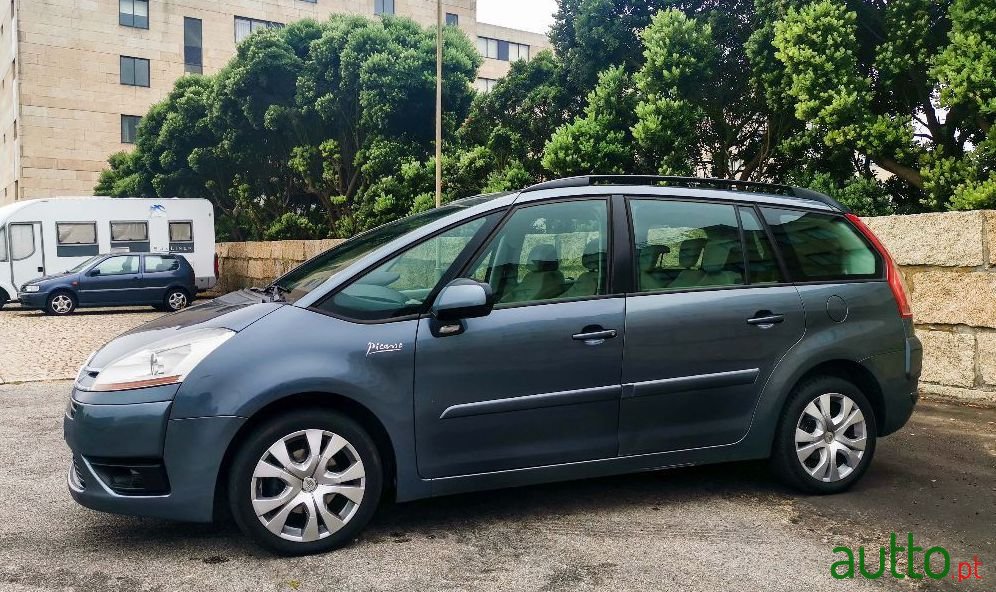 2008' Citroen C4 Grand Picasso photo #4