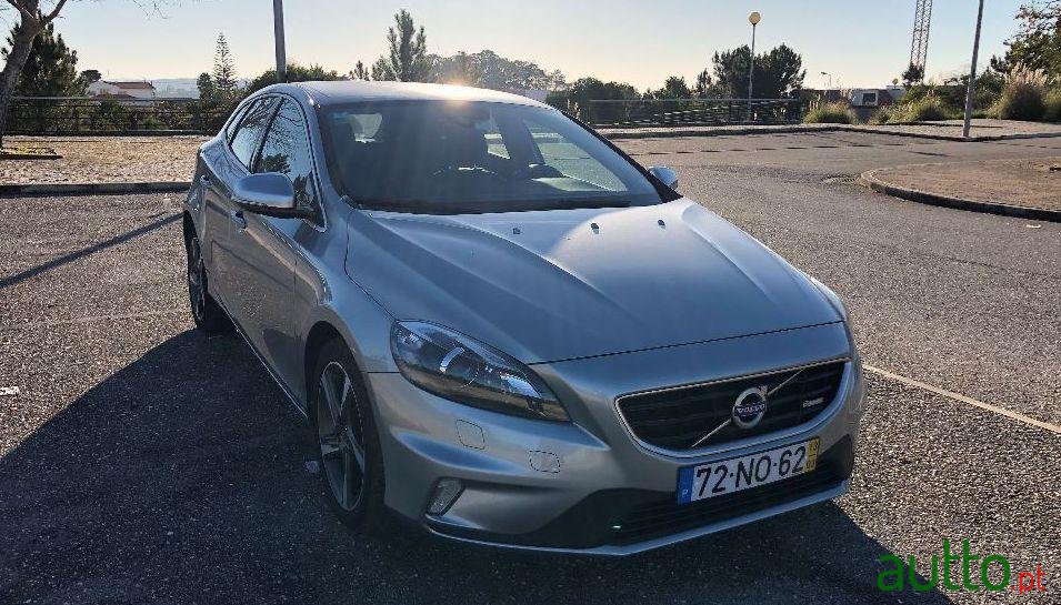 2013' Volvo V40 R-Design 1.6 D2 photo #4