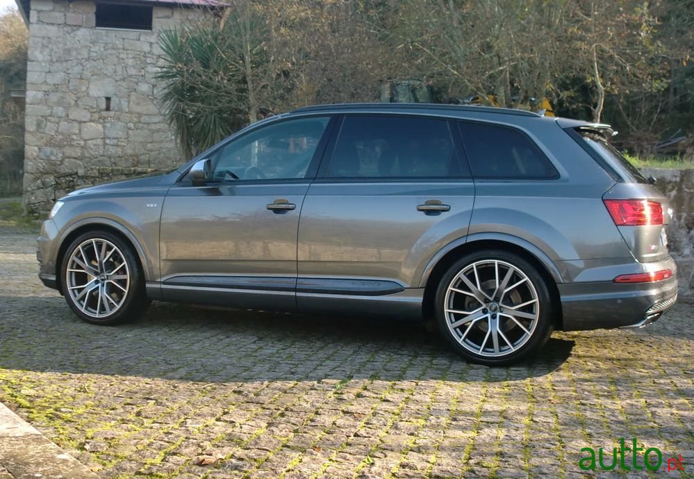 2017' Audi SQ7 photo #3